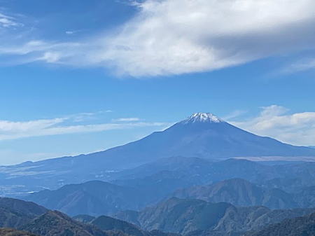 2023.10.23 塔ノ岳山頂・富士山.jpg