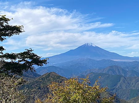 2023.10.23 鍋割山山頂・富士山.jpg