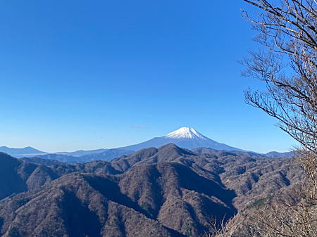 2023.12.25丹沢大倉山　犬越路から富士山.jpg